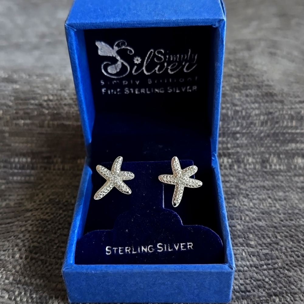 Simply Silver~Starfish Post Earings~NW